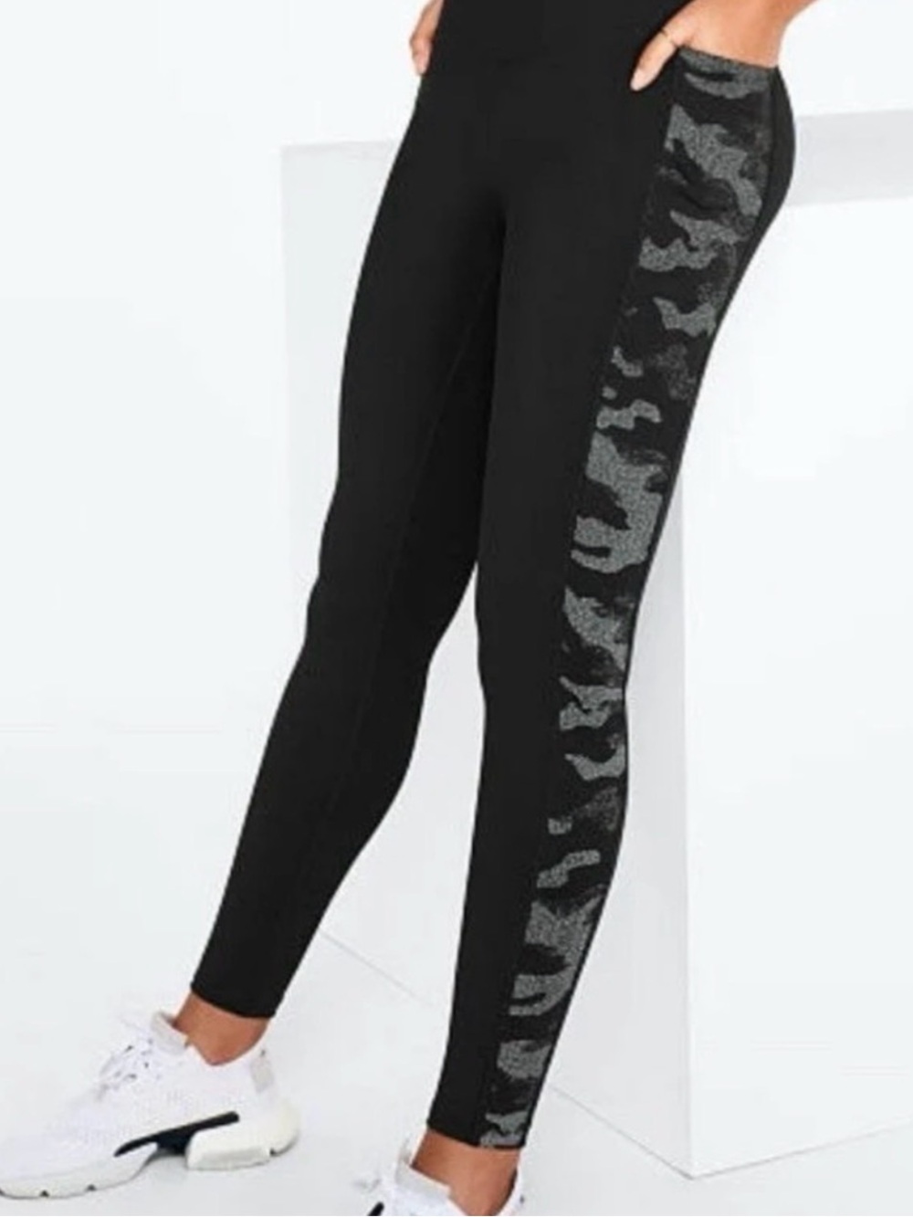 PINK Active Black Camo Side Panel Leggings NWOT | Medium | 23” Inseam
